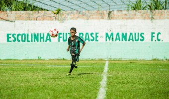 Novo gramado para alunos e atletas da escolinha e da base do Manaus FC