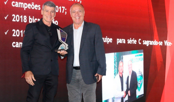 Presidente, vice e técnico do Manaus são homenageados no ‘Destaque Esportivo 2019’