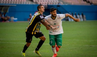 Manaus FC anuncia saída do volante Vinicius Barba 