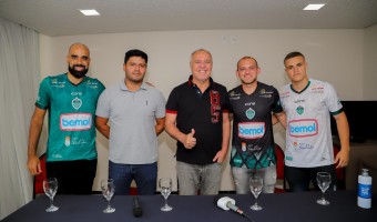 Manaus FC apresenta Daniel, Júlio e Guilherme