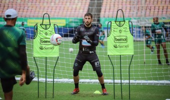 Manaus FC oficializa a saída do goleiro Mathias Tieppo 