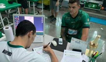Jogadores do Manaus FC chegam à capital amazonense para início da pré-temporada