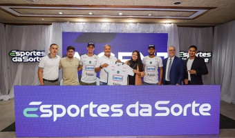 Manaus assina com Esportes da Sorte e anuncia atacante Henan e lateral Dieyson