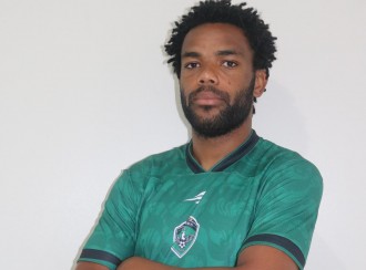 Manaus FC anuncia Vinicius Leandro