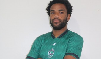 Manaus FC anuncia Vinicius Leandro