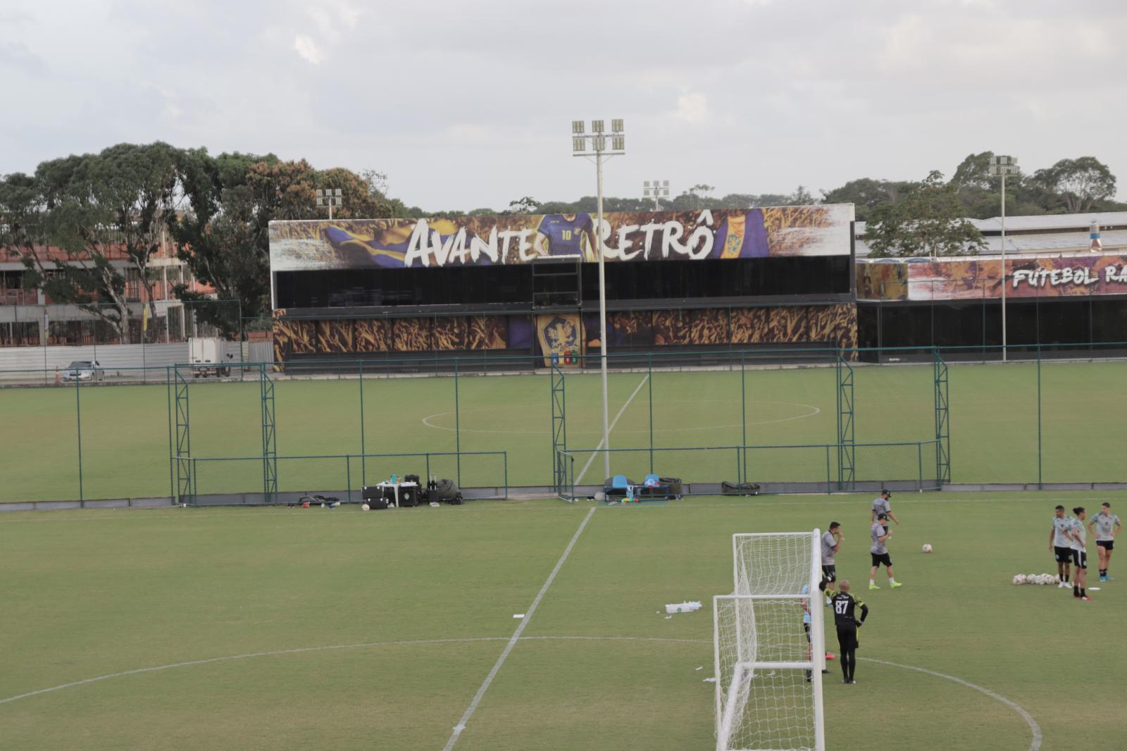 Gavião faz sua preparação para o jogo contra a Jacuipense no CT do Retrô FC