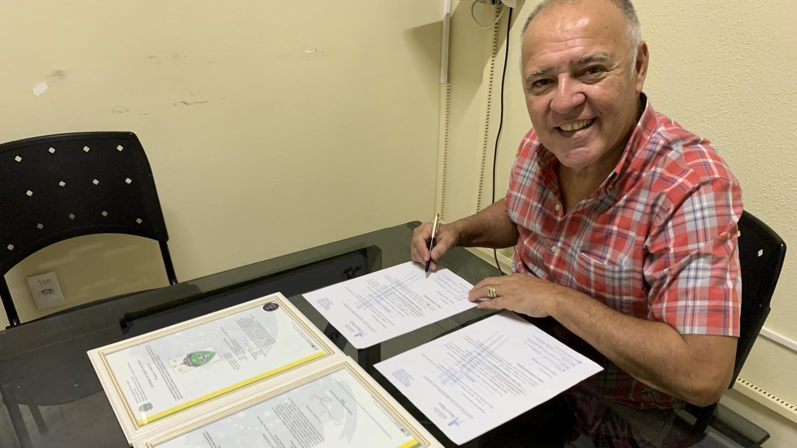 Manaus FC oficializa registro de marca