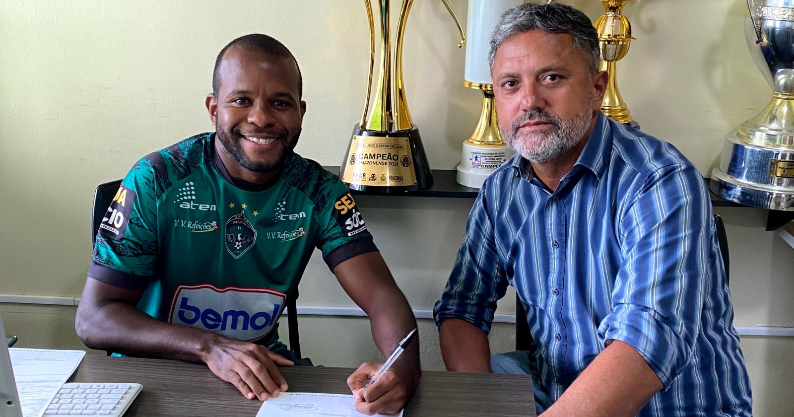 Manaus FC renova com Philip por mais um ano