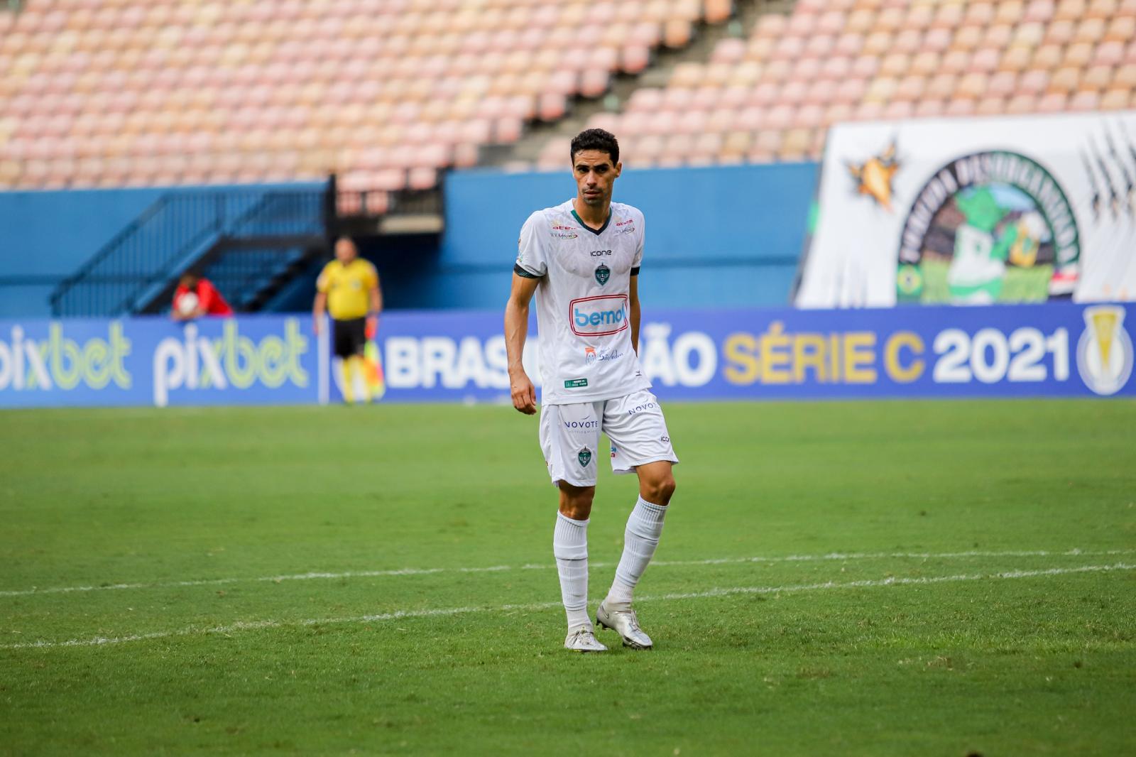 Manaus FC anuncia renovação com o volante Gilson Alves