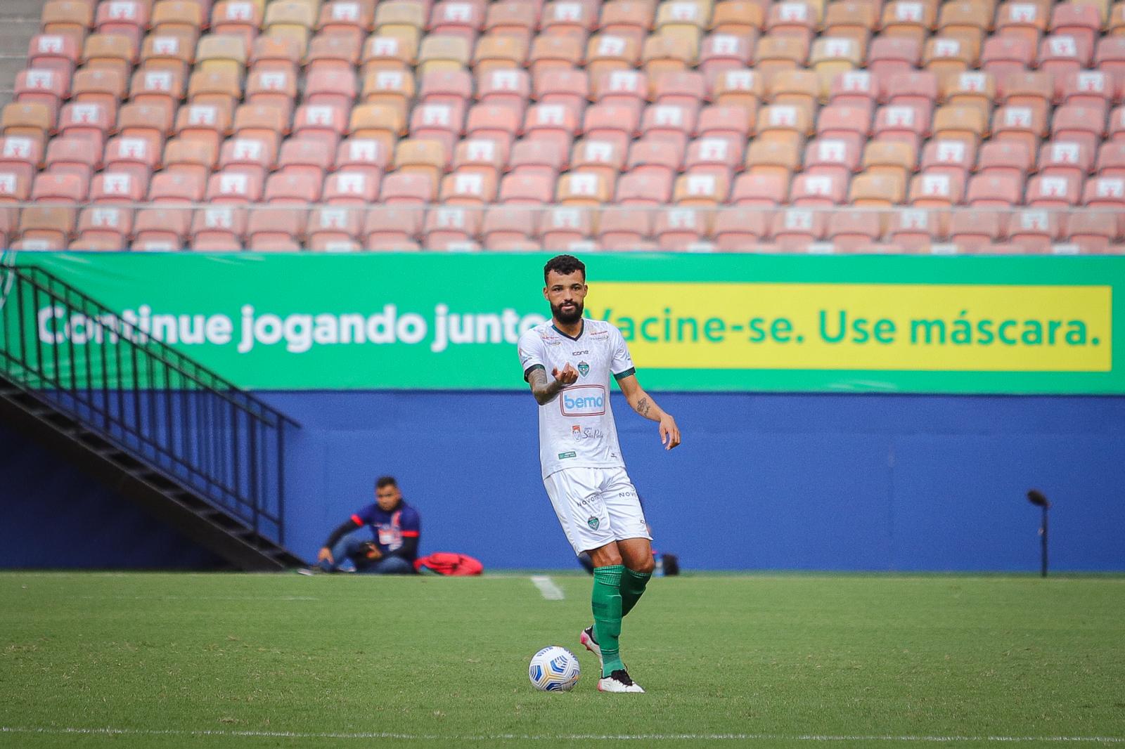 Manaus FC anuncia saída do zagueiro Marcão
