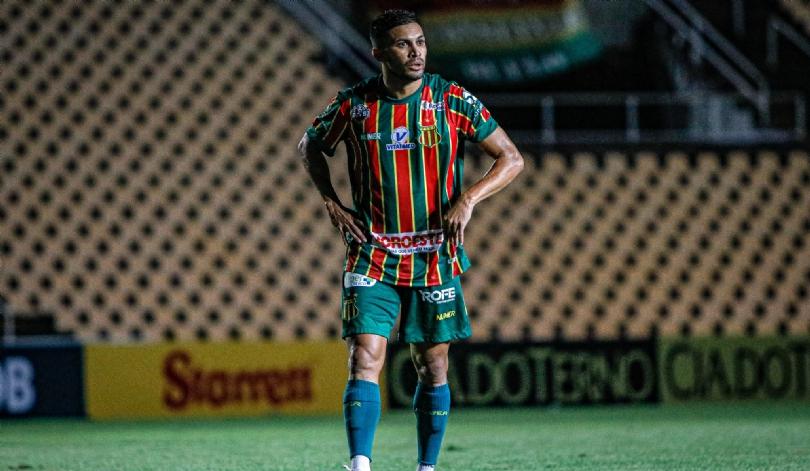 Manaus FC anuncia atacante Roney como novo reforço