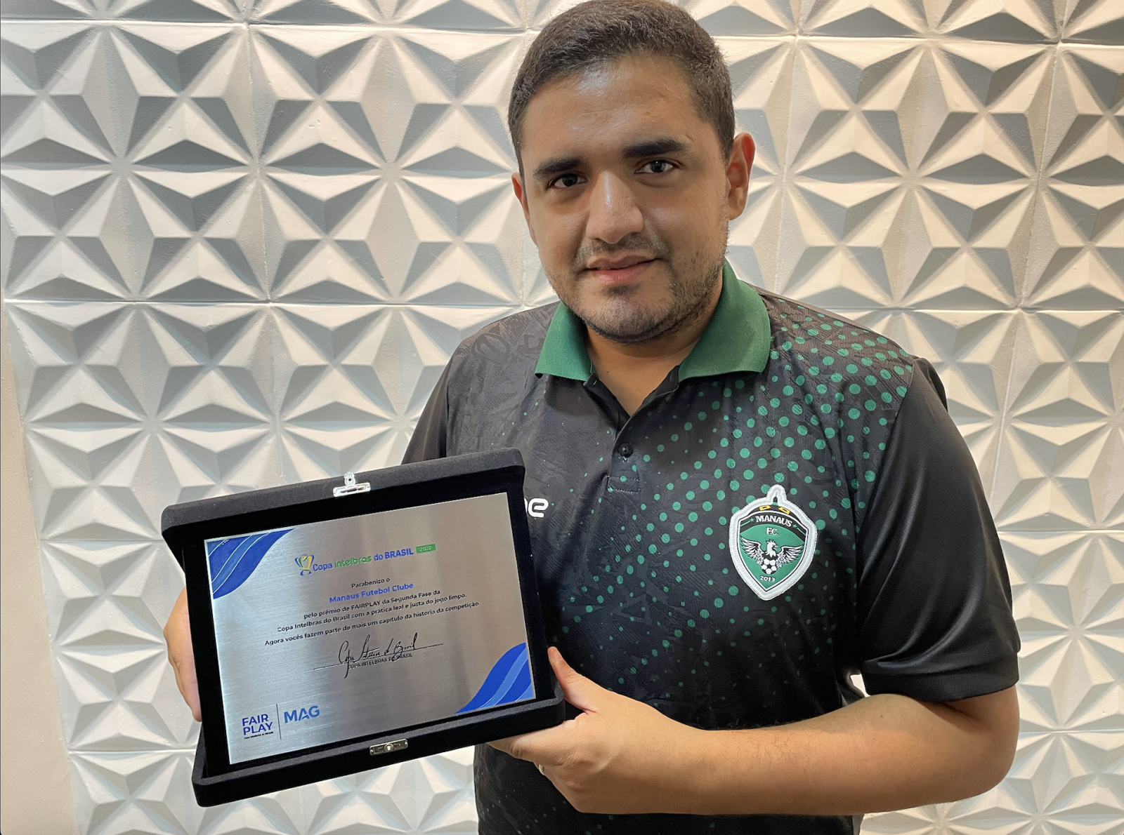 Manaus FC recebe prêmio da Copa do Brasil 2022