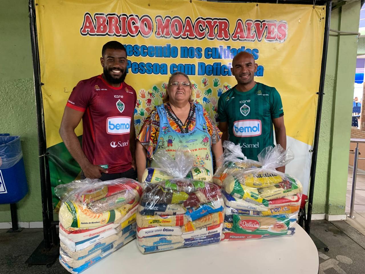 Manaus FC realiza doações de alimento para Casa VHIDA e Abrigo Moarcyr Alves