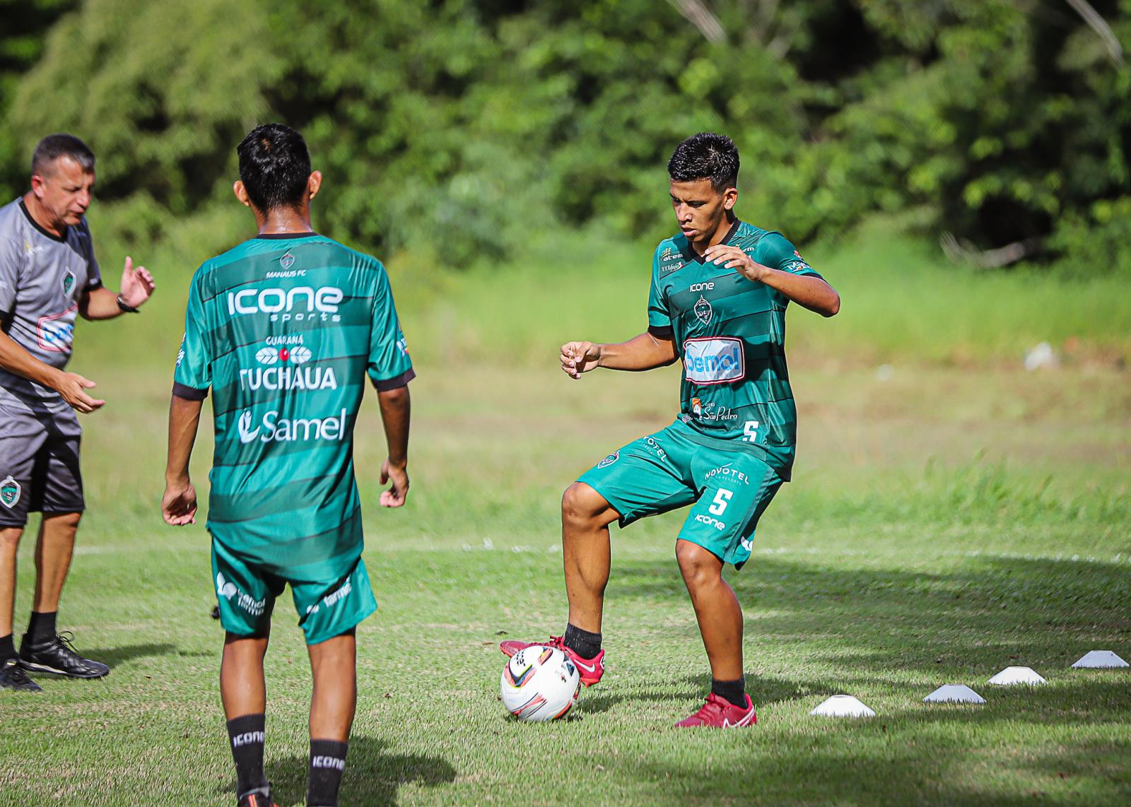 Dois jogadores da base participam de pré-temporada do Manaus FC