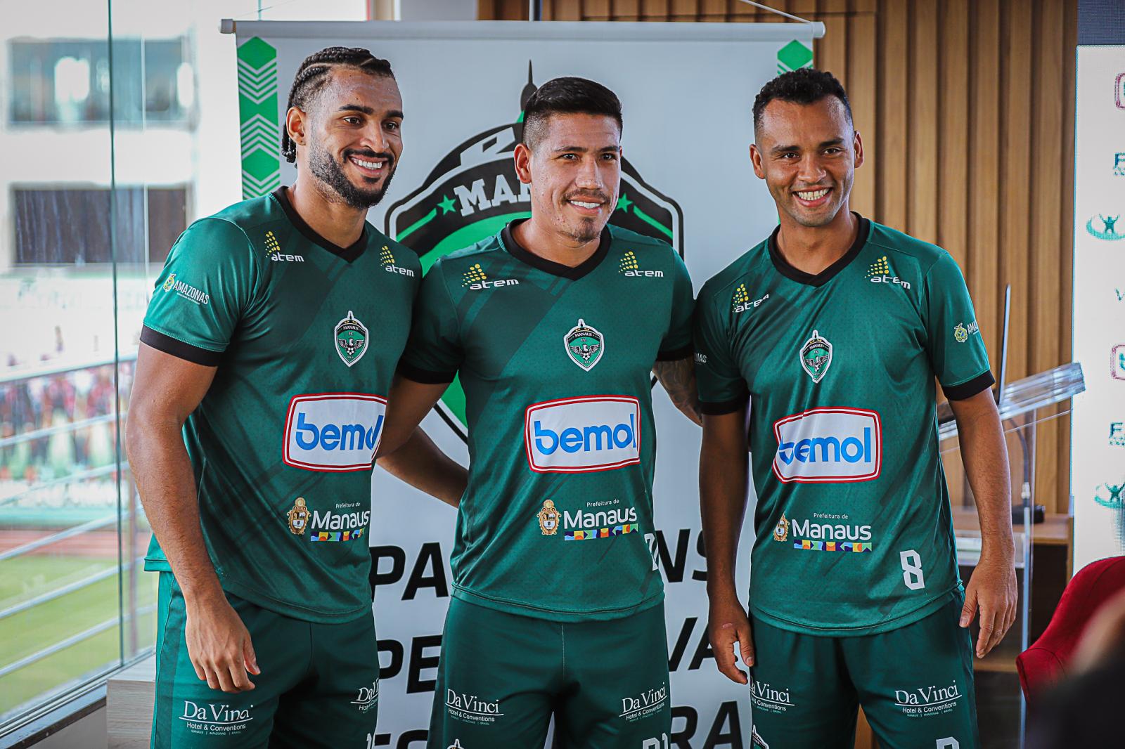 Manaus apresenta zagueiro Douglas, lateral-direito Lucas Mota e meio-campista Felipe Baiano