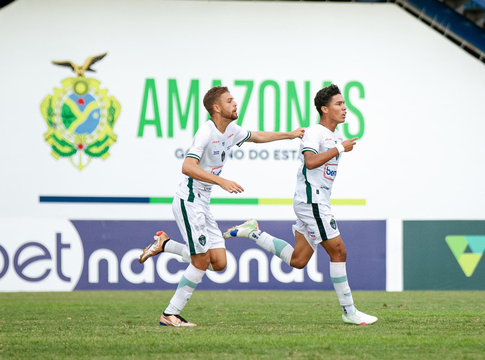 Com gol no fim, Manaus vence o Volta Redonda-RJ no estádio da Colina